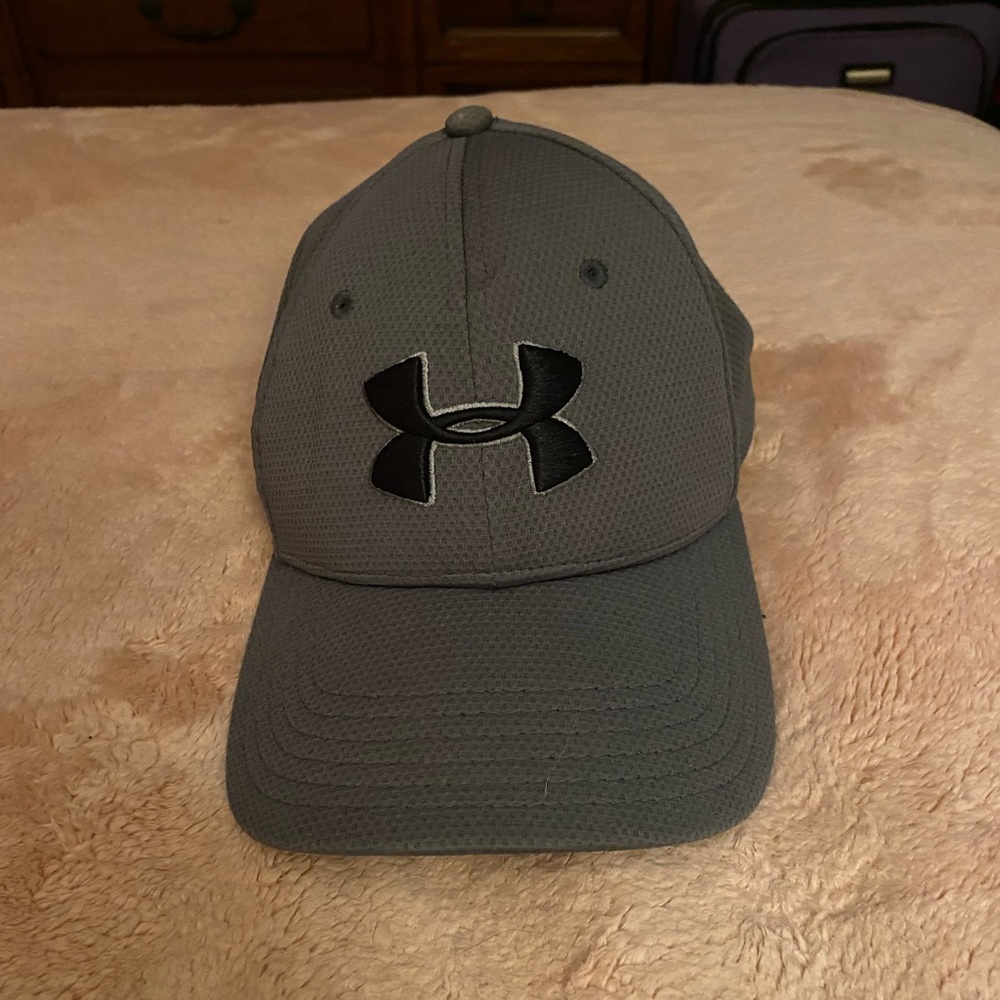 Under Armour Med/Large Gray Flex Fit Hat